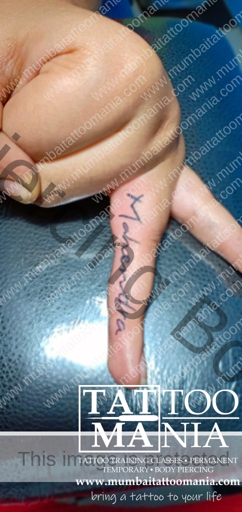 we do finger delicate tattoo at tattoo mania & body piercing at thane near railway station tattoo parlor